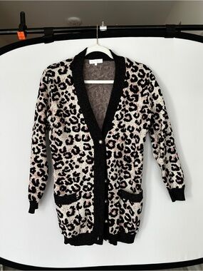 Leopard Print V-Neck Cardigan - Black & Cream